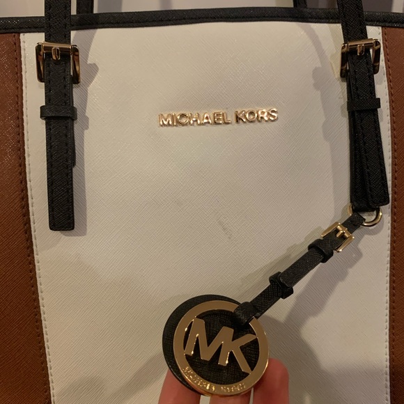 Michael Kors Tote! - Picture 2 of 4